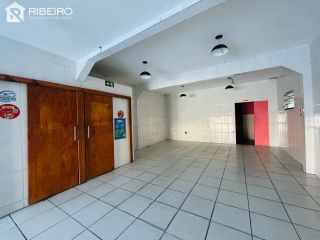 CASA COMERCIAL NA BARRA DOS COQUEIROS