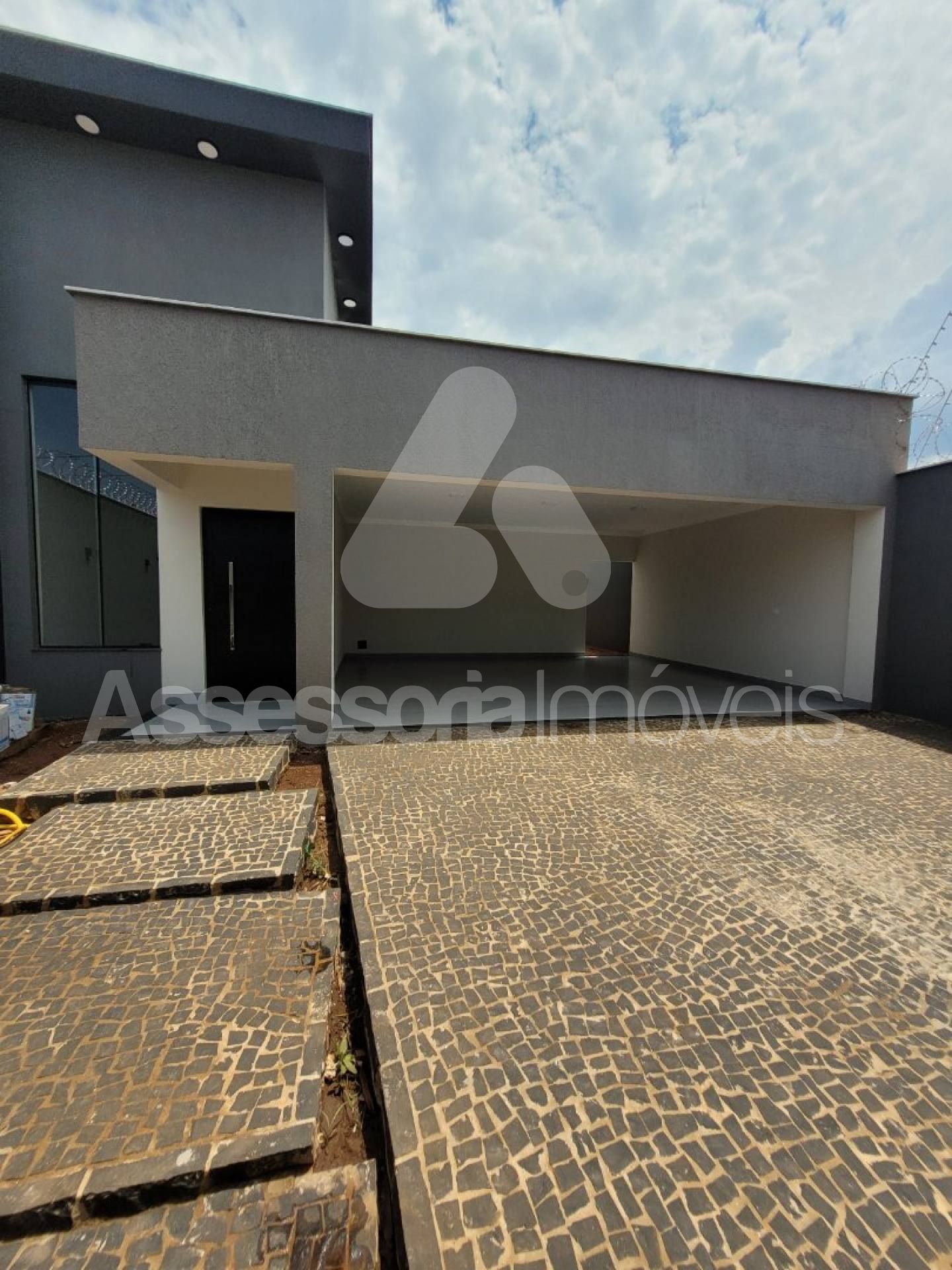 CASA ALTO TRINDADE - 985 MIL