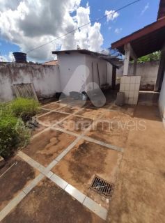IMÓVEL COMERCIAL E RESIDENCIAL - 830 MIL