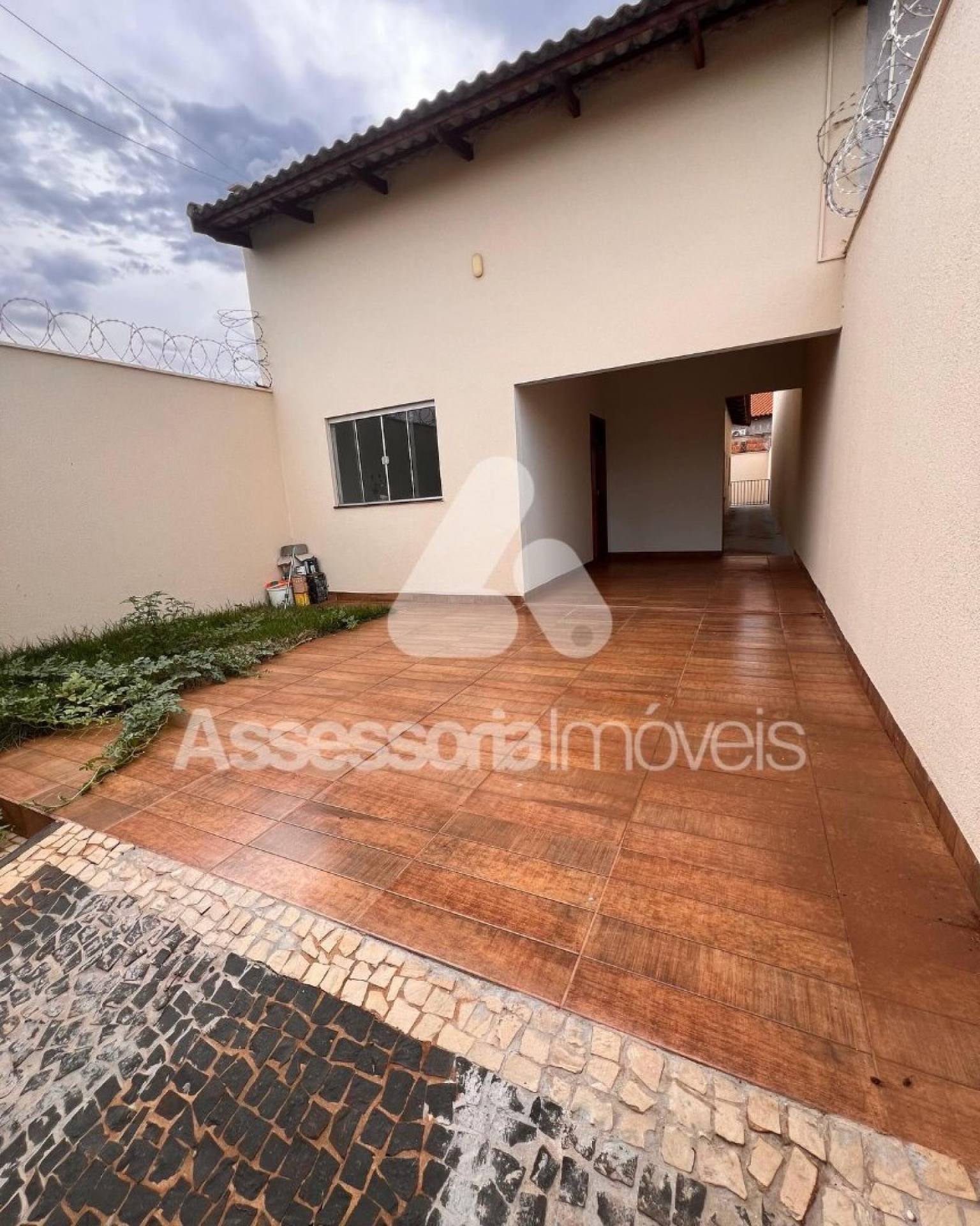 Casa à Venda ao Lado do SENAI – 3 Quartos | Móveis Planejados