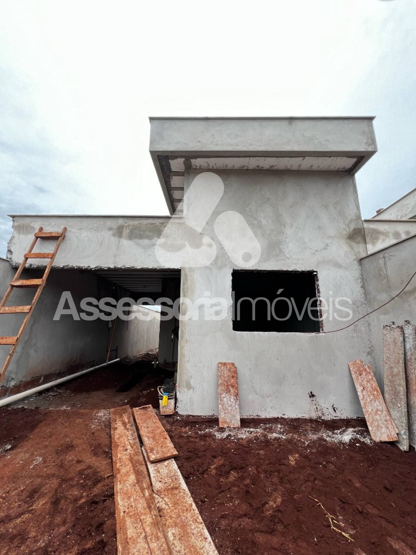 CASA EM FASE DE ACABAMENTO – MODERNA E CONFORTÁVEL?