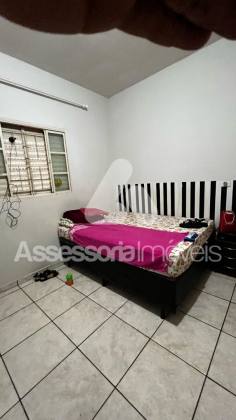 Vendo essa casa há 100 metros da Av do Fórum Bairro São Judas