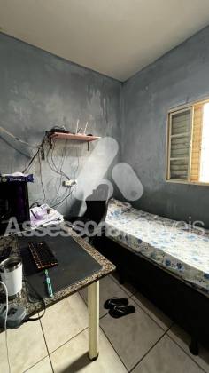 Vendo essa casa há 100 metros da Av do Fórum Bairro São Judas