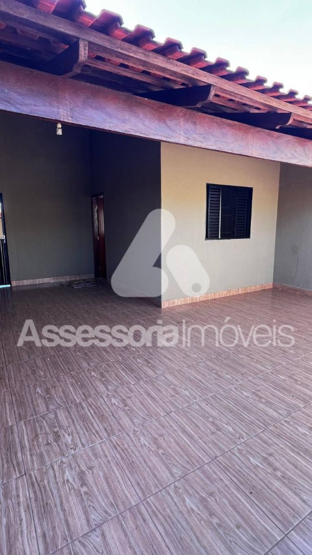 Vendo casa completa com excelente localização! A 200 m do supermercado Skinão.