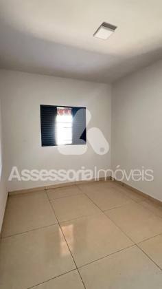 Vendo casa completa com excelente localização! A 200 m do supermercado Skinão.