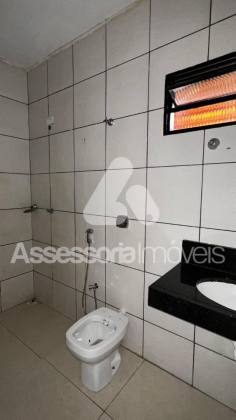 Vendo casa completa com excelente localização! A 200 m do supermercado Skinão.