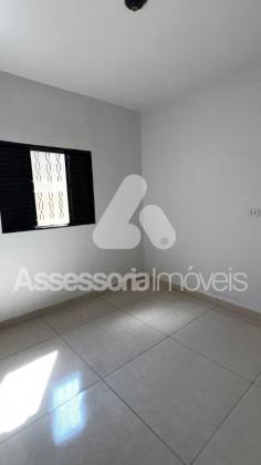 Vendo casa completa com excelente localização! A 200 m do supermercado Skinão.