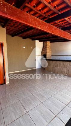 Vendo casa completa com excelente localização! A 200 m do supermercado Skinão.