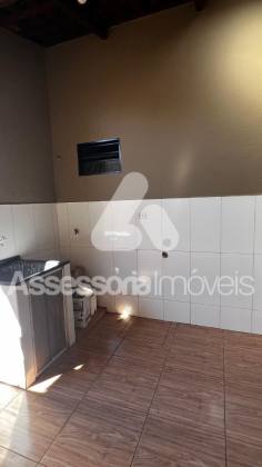 Vendo casa completa com excelente localização! A 200 m do supermercado Skinão.