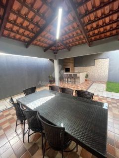Vendo essa Casa de esquina!