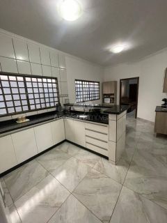 Vendo essa Casa de esquina!