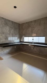 Casa à Venda no Bairro Planalto