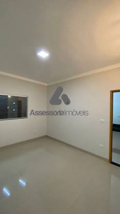 Casa Para Vender com 3 quartos 1 suítes no bairro JARDIM BANDEIRANTES