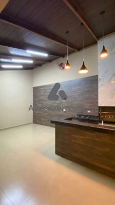 Casa Para Vender com 3 quartos 1 suítes no bairro JARDIM BANDEIRANTES