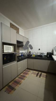 Casa Para Vender com 3 quartos 1 suítes no bairro Vila Vitoria