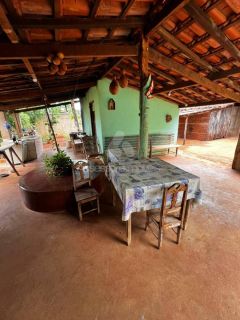 3 Terreno a Venda um deles com uma casa no Bairro da Saúde