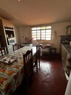 3 Terreno a Venda um deles com uma casa no Bairro da Saúde