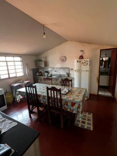 3 Terreno a Venda um deles com uma casa no Bairro da Saúde