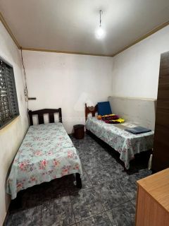 3 Terreno a Venda um deles com uma casa no Bairro da Saúde