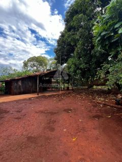 3 Terreno a Venda um deles com uma casa no Bairro da Saúde