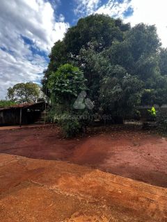 3 Terreno a Venda um deles com uma casa no Bairro da Saúde