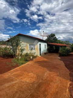 3 Terreno a Venda um deles com uma casa no Bairro da Saúde