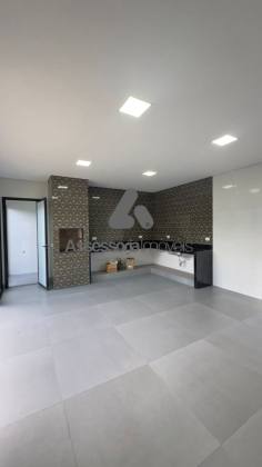 Casa Para Vender com 3 quartos 3 suítes no bairro BEIRA RIO 2 em Itumbiara