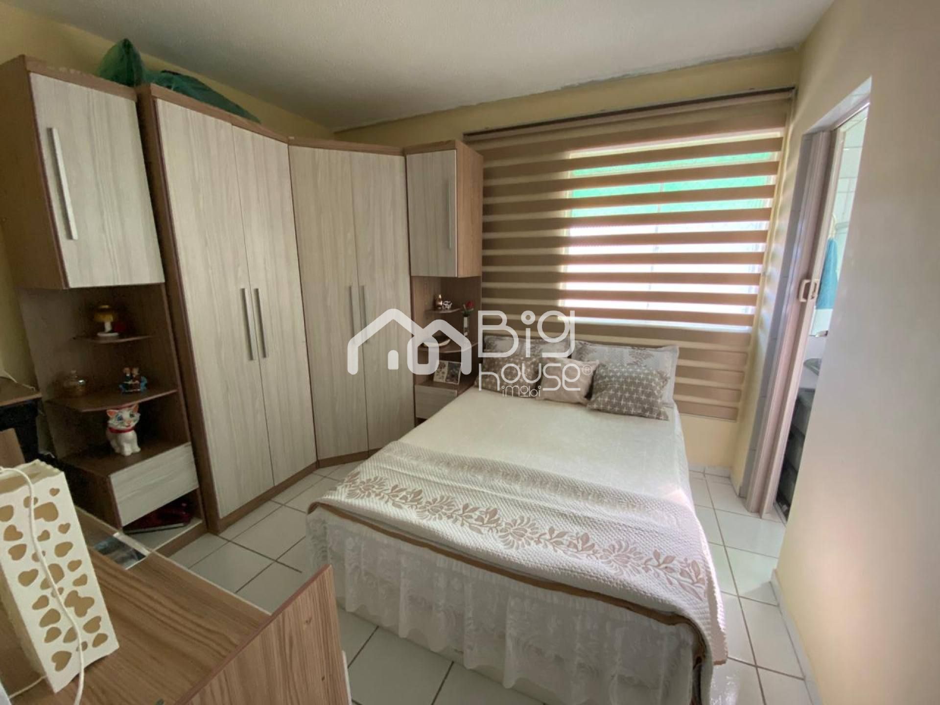 Apartamento em Jacarecica, 2/4 com suíte e varanda - BA02