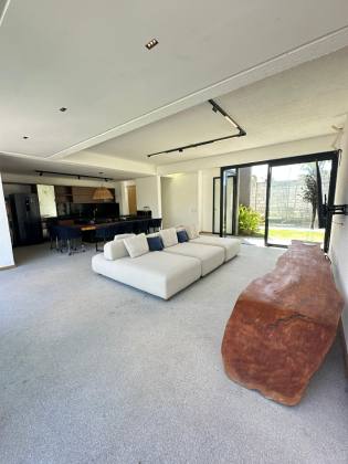 Casa de Luxo, 03 suítes e piscina privativa, em condomínio beira-mar em Tatuamunha - BA01