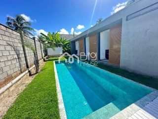 Casa de Luxo, 03 suítes e piscina privativa, em condomínio beira-mar em Tatuamunha - BA01