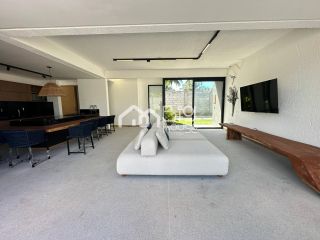 Casa de Luxo, 03 suítes e piscina privativa, em condomínio beira-mar em Tatuamunha - BA01