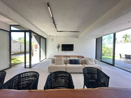 Casa de Luxo, 03 suítes e piscina privativa, em condomínio beira-mar em Tatuamunha - BA01