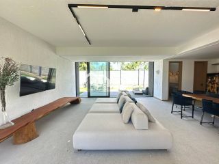 Casa de Luxo, 03 suítes e piscina privativa, em condomínio beira-mar em Tatuamunha - BA01