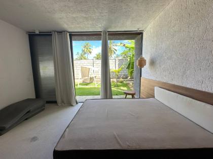 Casa de Luxo, 03 suítes e piscina privativa, em condomínio beira-mar em Tatuamunha - BA01