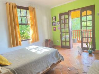 Casa Para Vender com 5 quartos 1 suítes no bairro Granja Viana em Cotia