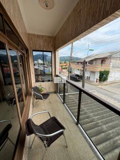 Conjunto de 02 sobrados e uma casa de madeira  à venda - Praia João Rosa