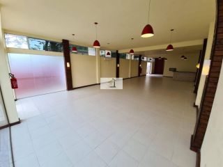 Linda loja comercial bem localizada com 205m²