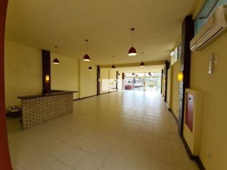 Linda loja comercial bem localizada com 205m²
