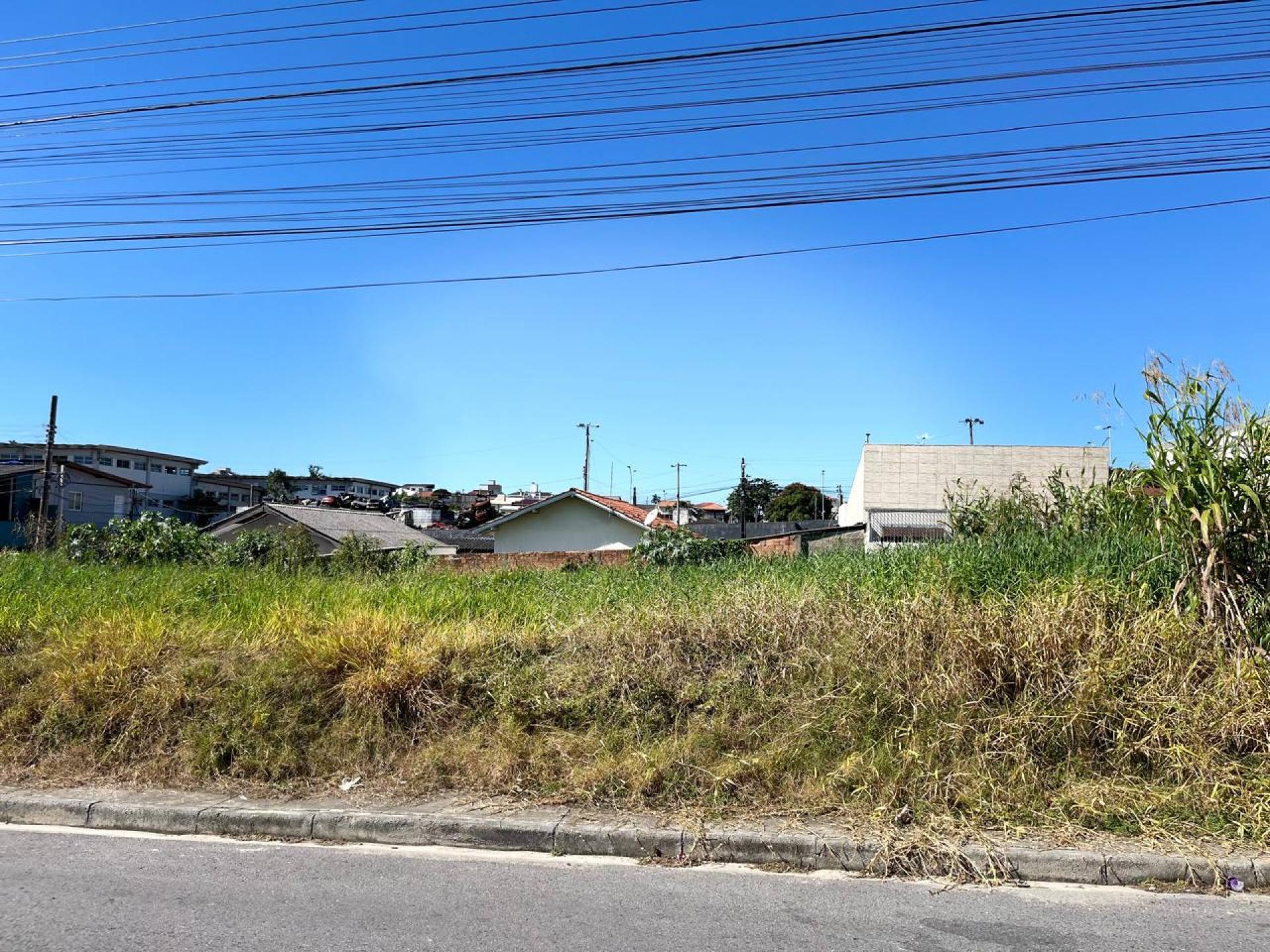 Terreno a venda com 940m2 em excelente localização em AREIAS