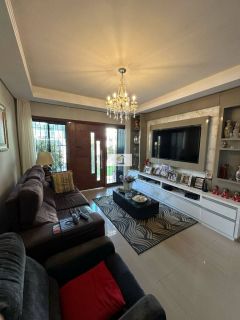 RARIDADE! Excelente casa à venda de 3 dormitórios no Estreito