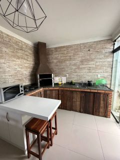 RARIDADE! Excelente casa à venda de 3 dormitórios no Estreito