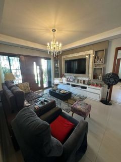 RARIDADE! Excelente casa à venda de 3 dormitórios no Estreito