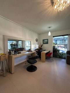 RARIDADE! Excelente casa à venda de 3 dormitórios no Estreito