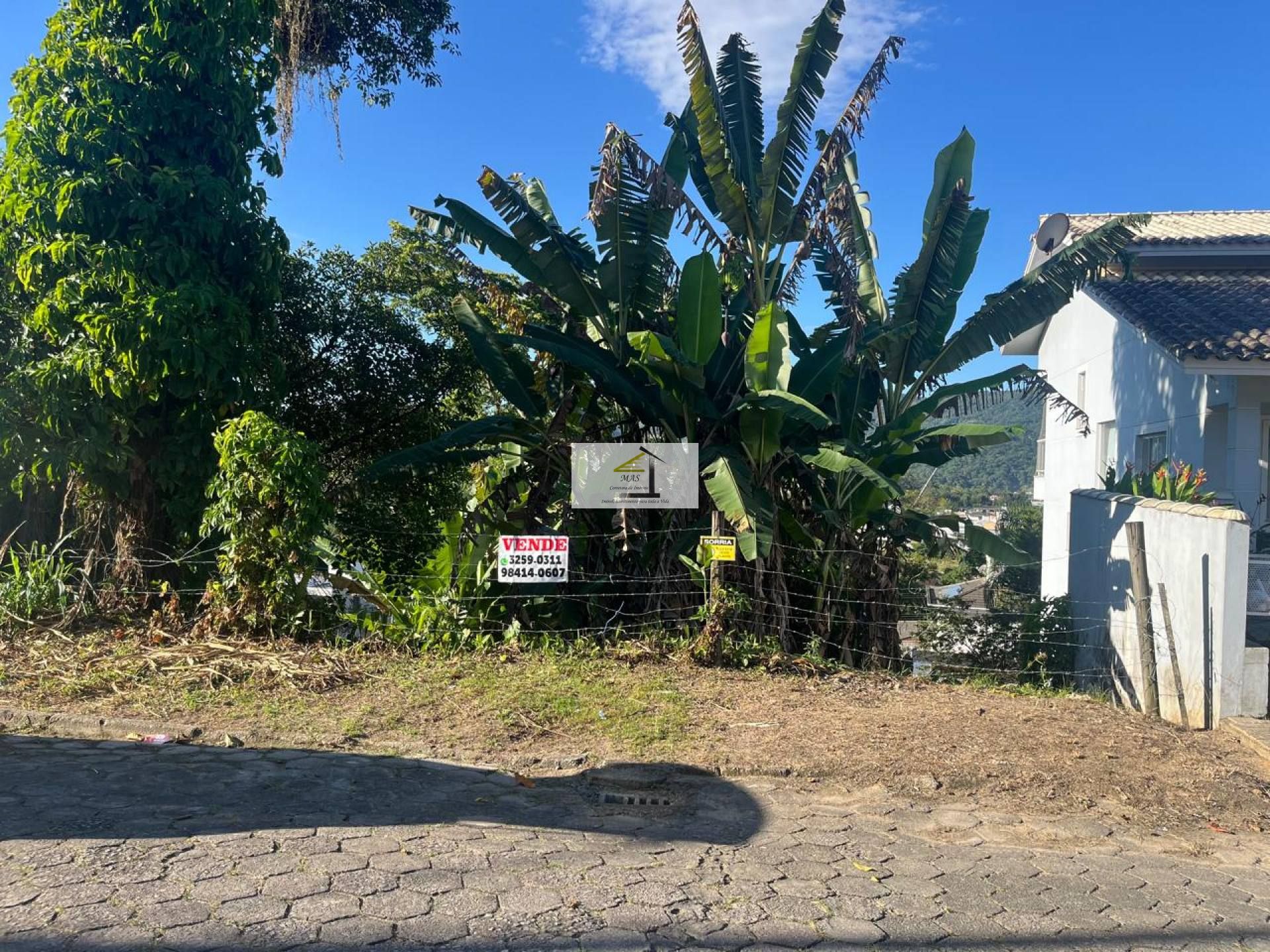 Terreno a venda com 518,40 m2 em excelente localização em Santo Amaro da Imperatriz