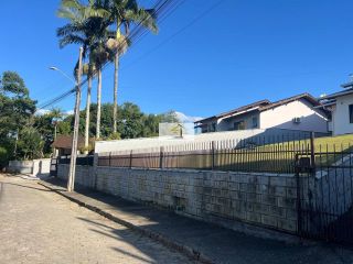 Terreno a venda com 518,40 m2 em excelente localização em Santo Amaro da Imperatriz