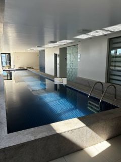 Lindo apartamento em alto padrão de 02 quartos com suíte e garagem.