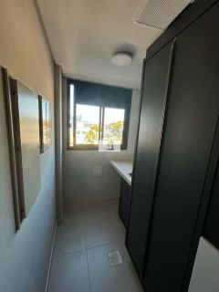 Lindo apartamento em alto padrão de 02 quartos com suíte e garagem.