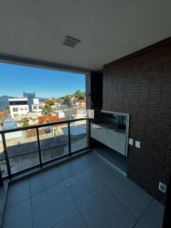 Lindo apartamento em alto padrão de 02 quartos com suíte e garagem.