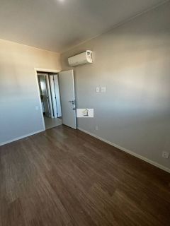 Lindo apartamento em alto padrão de 02 quartos com suíte e garagem.