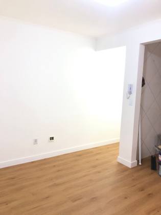 Apartamento com excelente localização de frente ao calçadão do kobrasol.